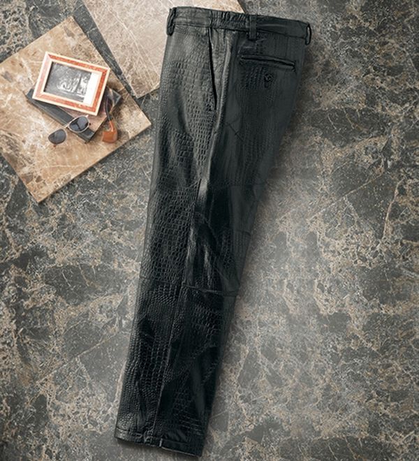 「＜フランコ・コレツィオーニ＞ラム革パッチワーク型押パンツ（メンズフルレングスパンツ）」｜クロコ型押し