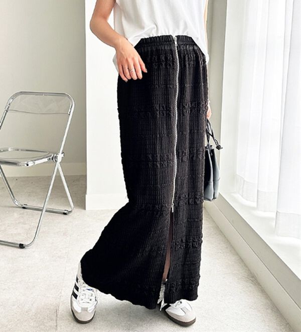 GeeRA（ジーラ）の「フロントジップカットスカート（ミニスカート）」｜ブラック