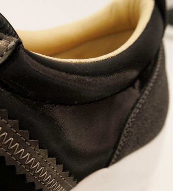 BELLUNA（ベルーナ）の「５Ｅサテン調レースアップスニーカー（スニーカー）」｜詳細画像