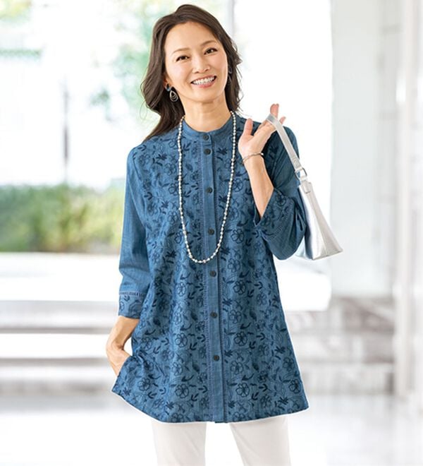 BELLUNA（ベルーナ）の「＜カジュアルを大人に着こなす！＞綿１００％デニム素材刺しゅうチュニック（チュニック）」｜インディゴ