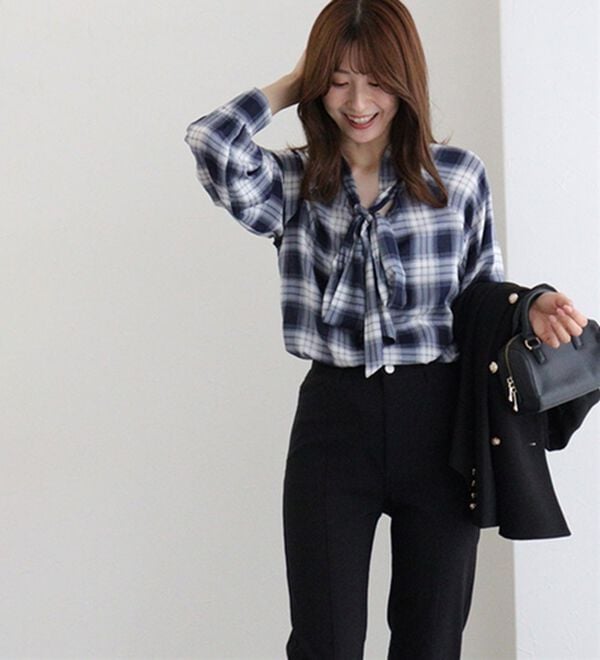 Pierrot（ピエロ）の「選べる柄２ｗａｙリボンブラウス（ブラウス）」｜詳細画像