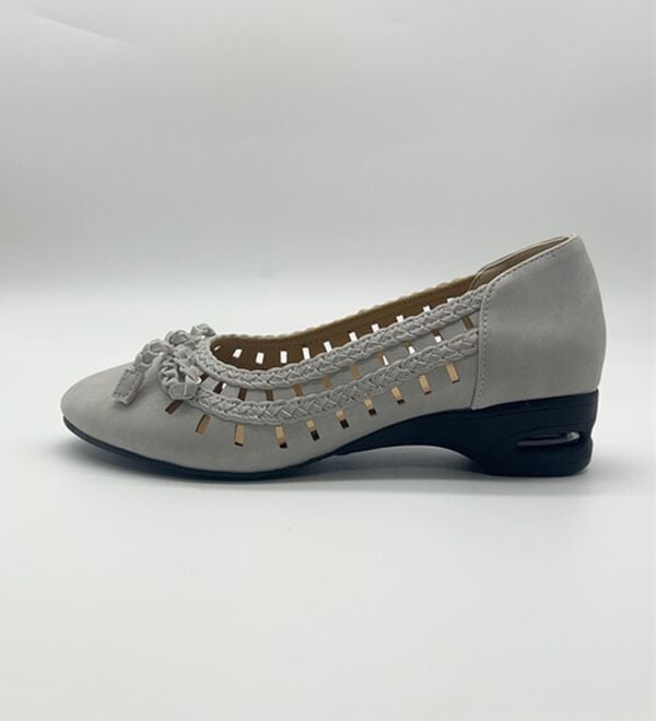 BELLUNA（ベルーナ）の「４Ｅ編み込みデザインリボンパンプス（パンプス）」｜詳細画像