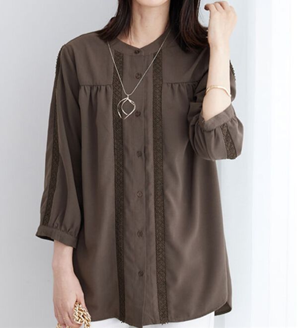 BELLUNA（ベルーナ）の「ビンテージ素材レース使いシャツチュニック（チュニック）」｜ブラウン