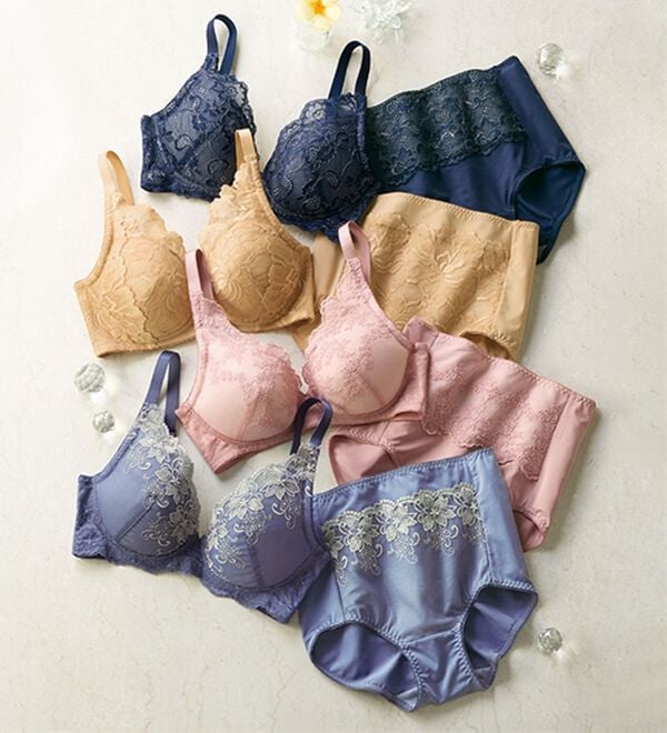LAVIENNE（ラヴィエンヌ）の「【お得な上下セット】大人のプチプラ！ノンワイヤーブラ＆ショーツ（ブラジャー＆ショーツセット）」｜詳細画像
