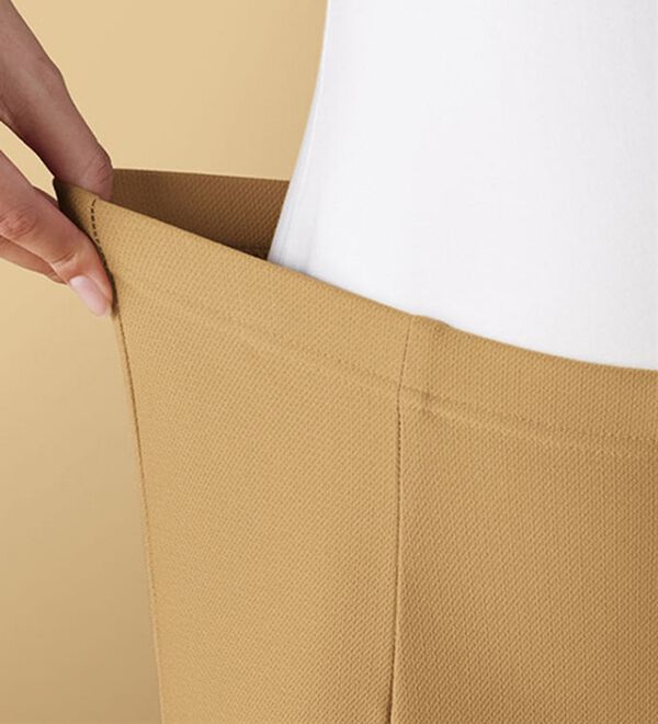 BELLUNA（ベルーナ）の「すっきり暖かストレッチスリムパンツ（フルレングスパンツ）」｜詳細画像