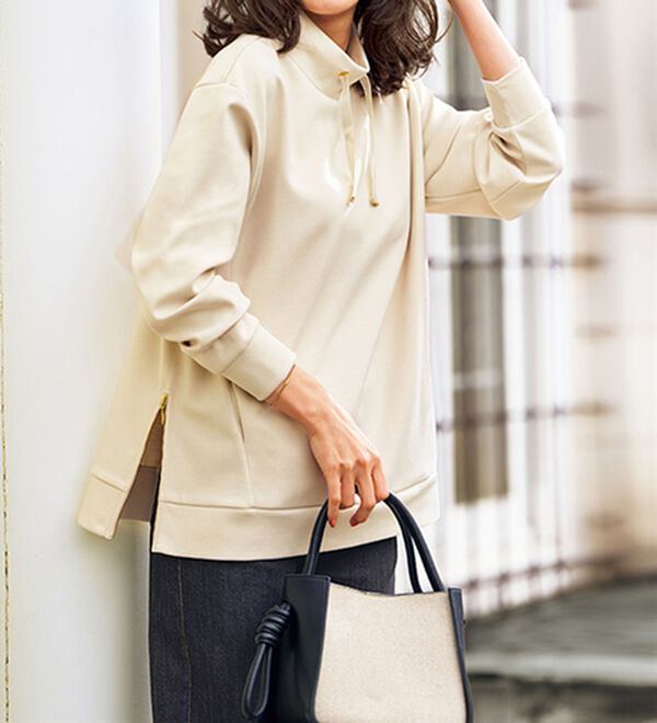 BELLUNA（ベルーナ）の「サイドジップスタンド衿プルオーバー（カットソー）」｜アイボリー