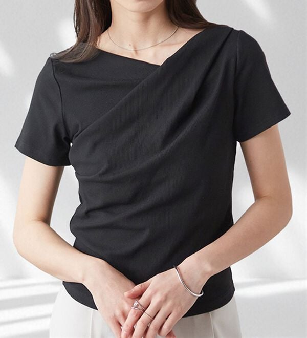 RANAN（ラナン）の「【ひんやり／着映え】上品ドレープリブＴシャツ（カットソー）」｜詳細画像