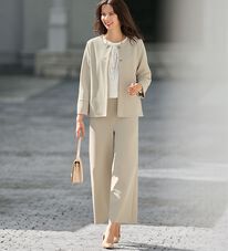 BELLUNA（ベルーナ）の「セレモニーシーンに！ストレッチ素材パンツスーツ（パンツスーツ）」