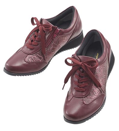 ルフラン（ルフラン）の「ほっそり見え！５Ｅ花柄型押しウォーキングシューズ（スニーカー）」