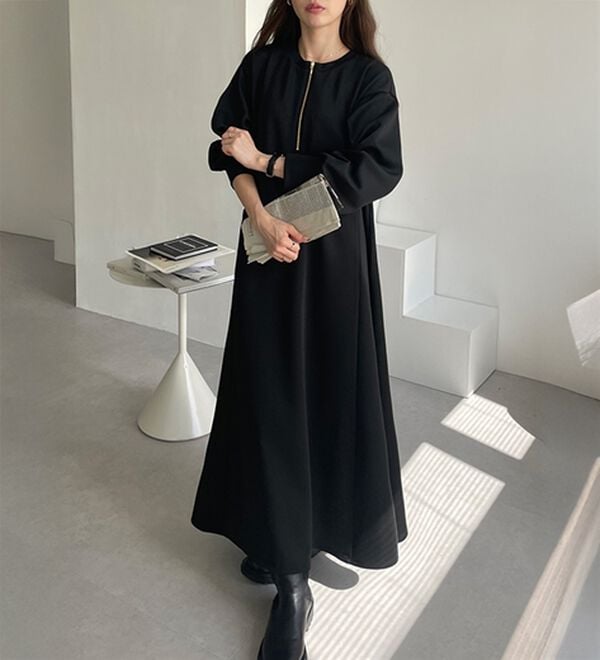 GeeRA（ジーラ）の「【再入荷】1枚で決まる！ハーフジップフレアワンピース（カットソーワンピース）」｜ブラック