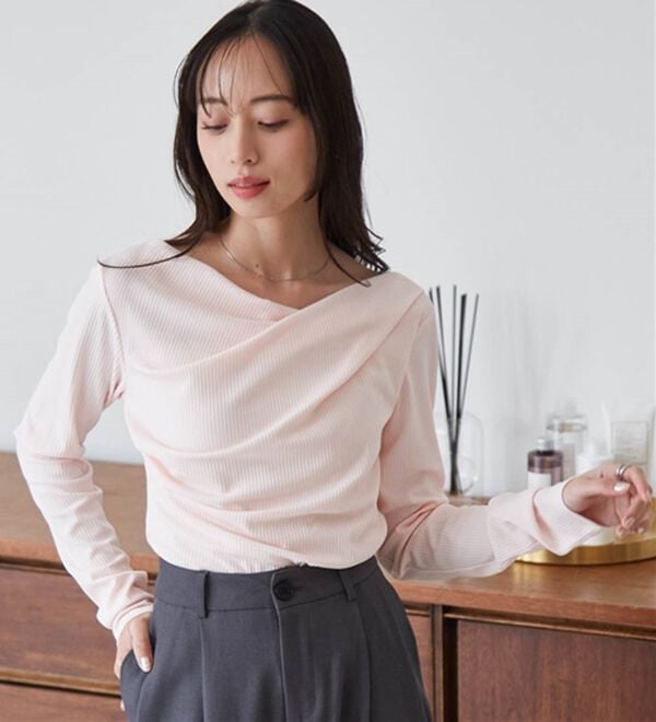 RANAN（ラナン）の「【春色追加】上品ドレープリブロングＴシャツ（カットソー）」｜詳細画像