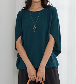 BELLUNA（ベルーナ）の「体型カバー！ポンチョプルオーバー（カットソー）」｜ターコイズ