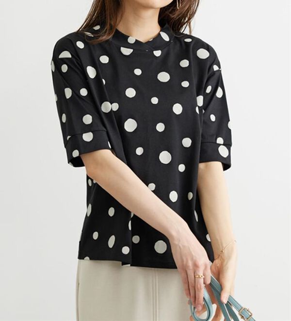 BELLUNA（ベルーナ）の「ランダムドット柄ワイドネックプルオーバー（カットソー）」｜詳細画像