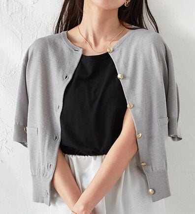 RANAN（ラナン）の「【4つの機能付】ゴールド調ボタン5分袖カーディガン（ニットカーディガン）」