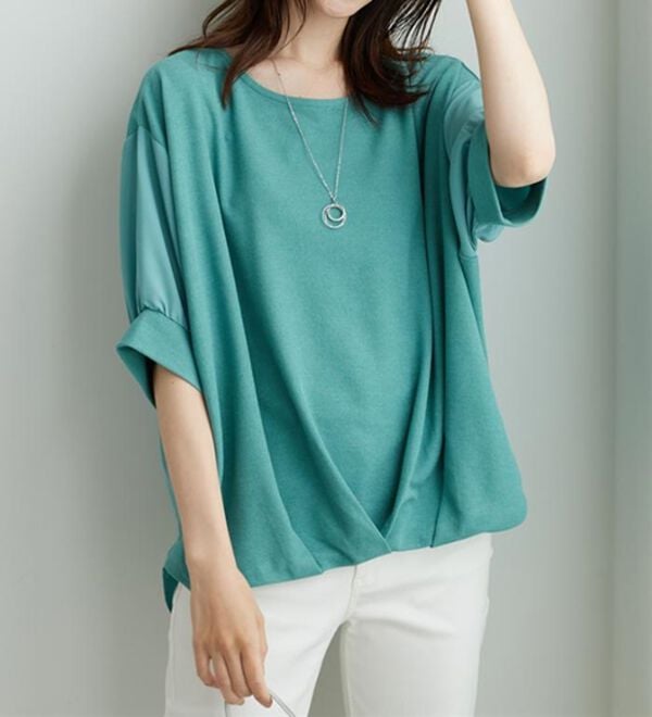 BELLUNA（ベルーナ）の「【新色追加】&ldquo;2点セット&rdquo;ネックレス付！異素材裾タックプルオーバー（カットソー）」｜詳細画像