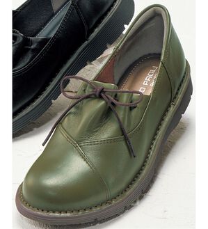 BELLUNA（ベルーナ）の「５Ｅ幅広ギャザーデザイン牛革シューズ（スリッポン）」｜カーキ