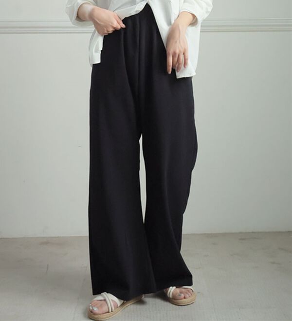 A HAPPY MARILYN（アハッピーマリリン）の「【Ｌ～８Ｌ】＜身長別に選べる２丈＞さらっと美脚ゆるカーブパンツ（ワイドパンツ・ガウチョ）」｜ブラック