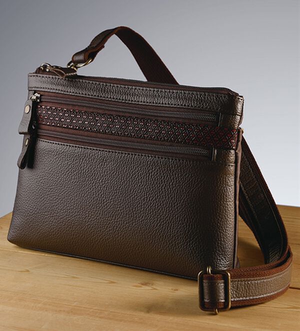 「縁起の良い瓢箪柄印伝と姫路レザーの２ＷＡＹショルダー（メンズショルダーバッグ）」｜ダークブラウン