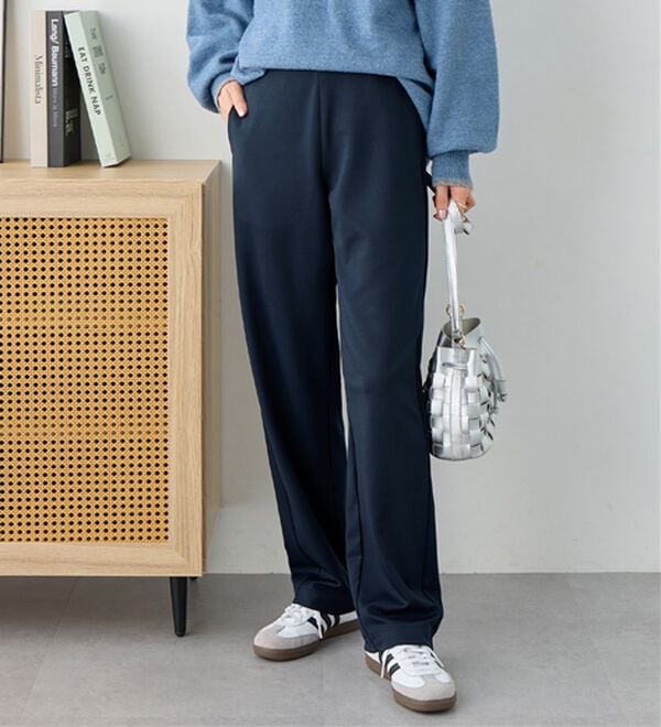 Viola e Viola（ヴィオラ エ ヴィオラ）の「【細見え体型カバー】楽ちん美脚パンツ（フルレングスパンツ）」｜ネイビー