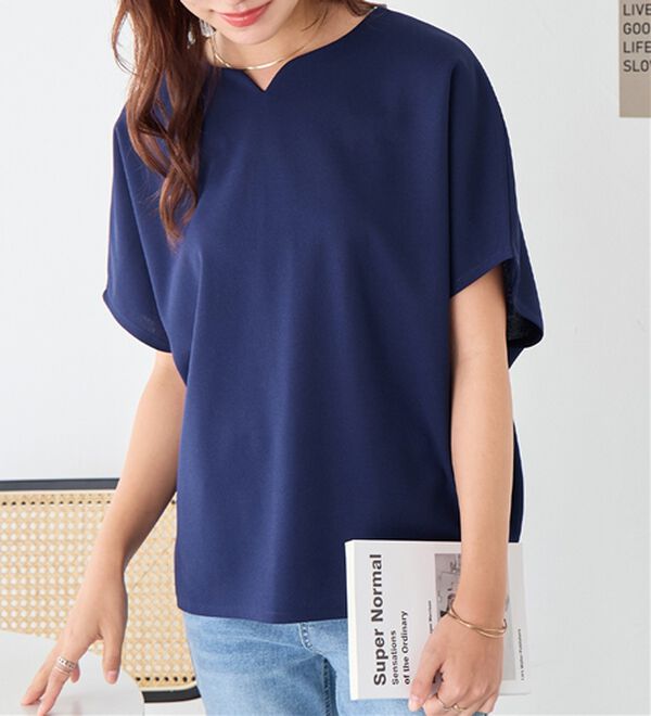 alotta（アロッタ）の「着痩せが叶うドルマンスリーブきれいめカットソー（カットソー）」｜詳細画像