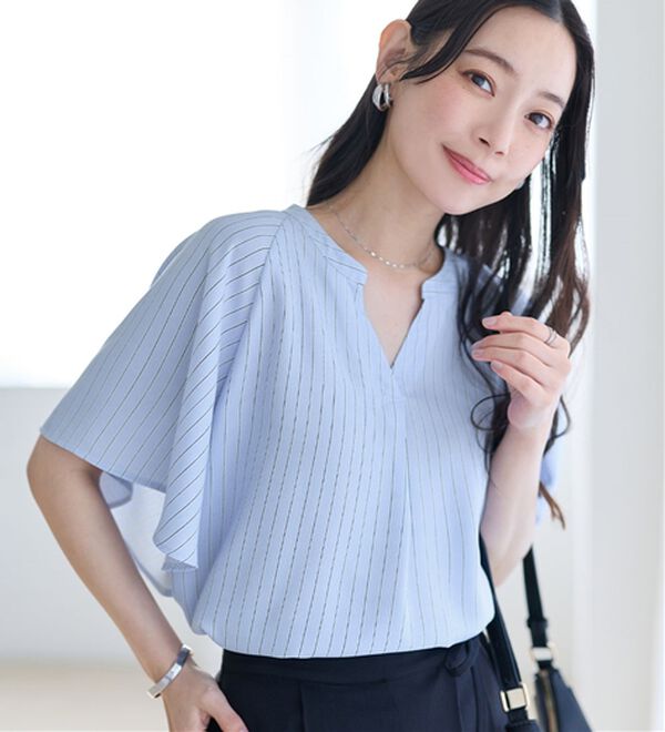 Viola e Viola（ヴィオラ エ ヴィオラ）の「【選べる２丈】さらっと涼感フレアスリーブブラウス（ブラウス）」｜ストライプ／トップス丈