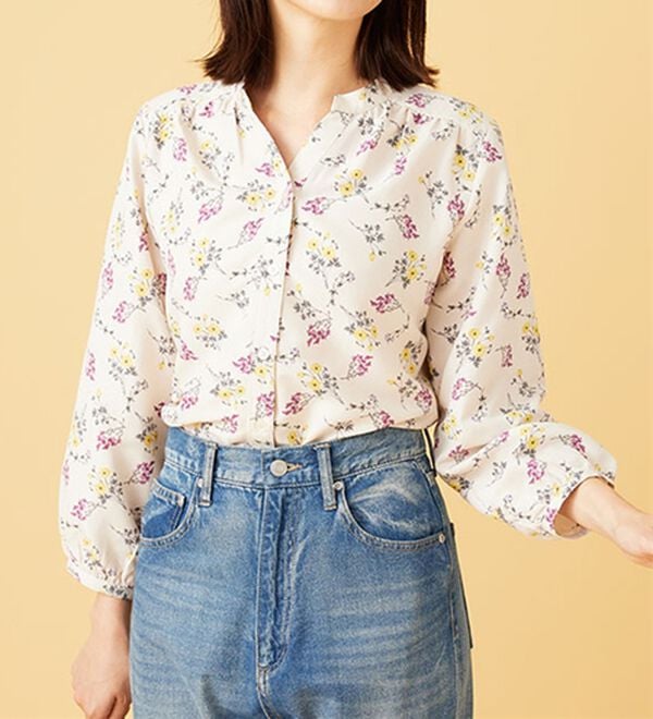 BELLUNA（ベルーナ）の「ふんわり柔らかギャザー使いブラウス（ブラウス）」｜詳細画像