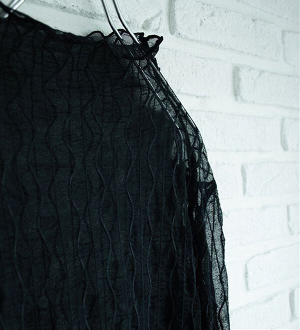 BELLUNA（ベルーナ）の「波柄立体ジャカードシアーインナー（カットソー）」｜詳細画像