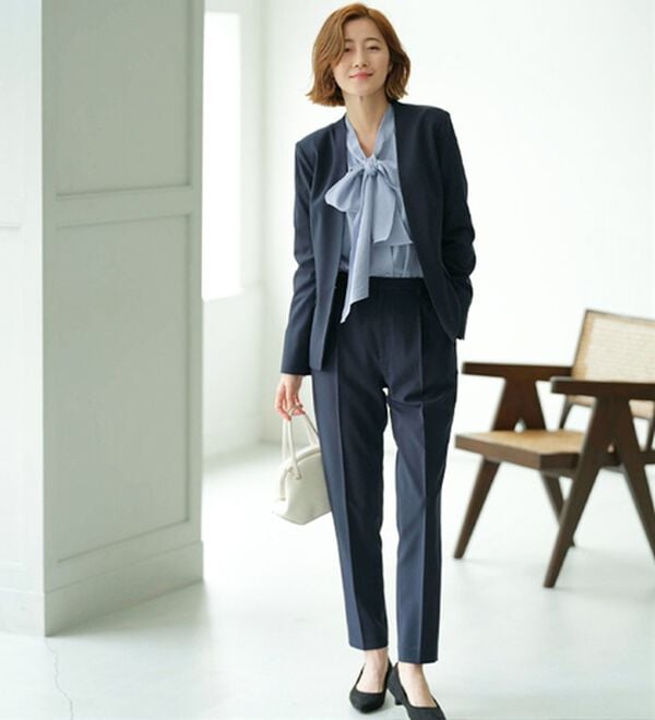 GeeRA（ジーラ）の「【2点セット】選べるボトム！洗えて型くずれしないノーカラージャケットパンツスーツセット（パンツスーツ）」｜詳細画像