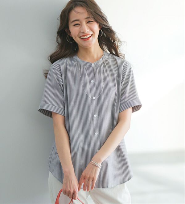 BELLUNA（ベルーナ）の「ギャザー使いバンドカラーブラウス（ブラウス）」｜詳細画像