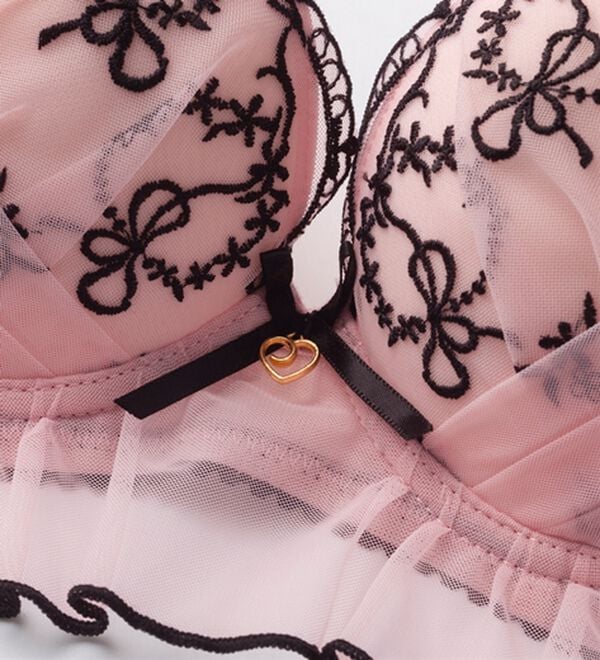 YU'NOW（ユナウ）の「まる胸メイクのちゅるんブラ＆ショーツ（ブラジャー＆ショーツセット）」｜詳細画像