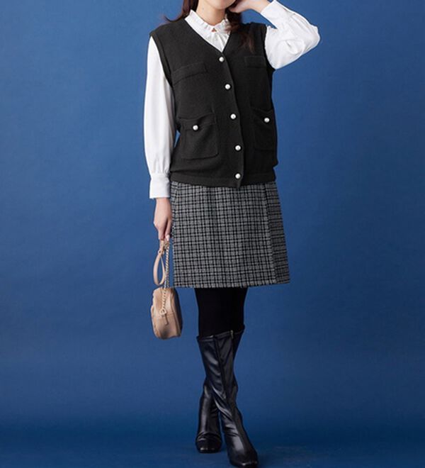 alotta（アロッタ）の「パール調ボタン付ツイード見えニットベスト（ベスト）」｜詳細画像