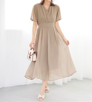 alotta（アロッタ）の「【接触冷感】インナー付カシュクールワンピース（その他ワンピース）」｜グレージュ