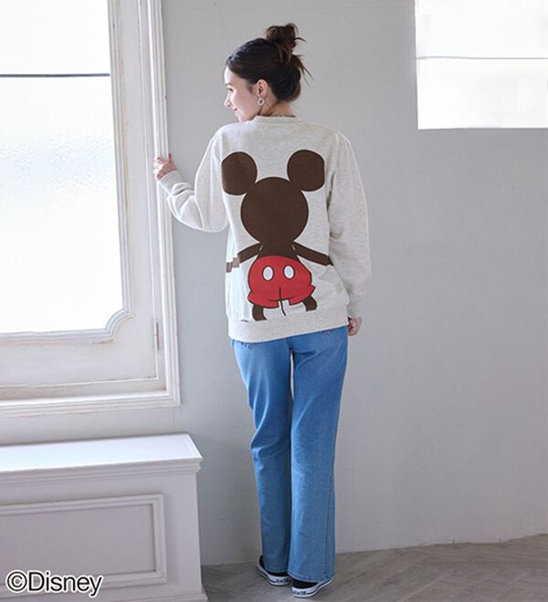 BELLUNA（ベルーナ）の「＜Ｄｉｓｎｅｙ＞【ミッキー＆ミニー】抱き着きプリント裏起毛トレーナー（カットソー）」｜詳細画像