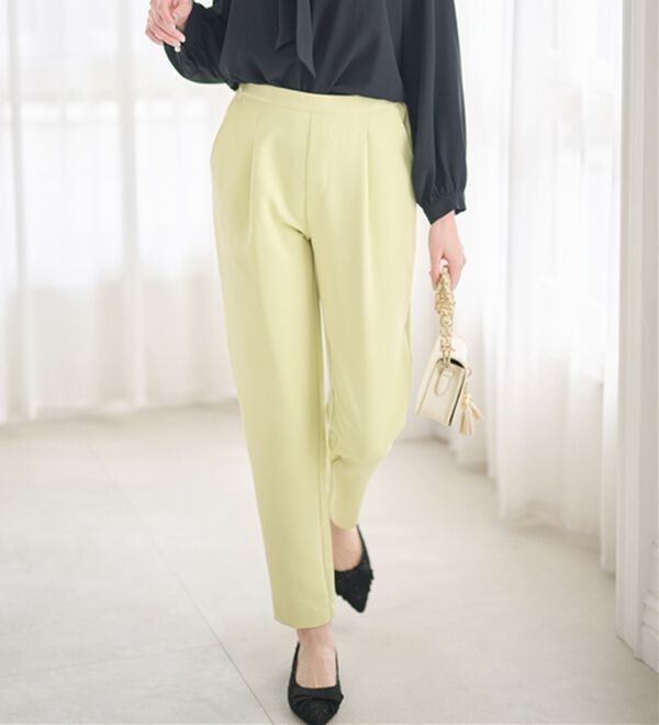 RANAN（ラナン）の「【選べる股下】ひんやり美脚シルエットタックパンツ（フルレングスパンツ）」｜ライムイエロー