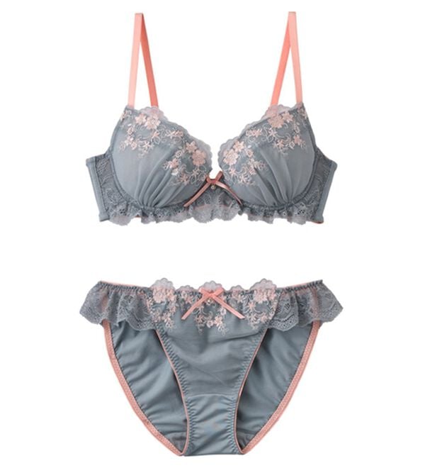 YU'NOW（ユナウ）の「ぷるるん谷間のノンワイヤーブラ＆ショーツ（ブラジャー＆ショーツセット）」｜詳細画像