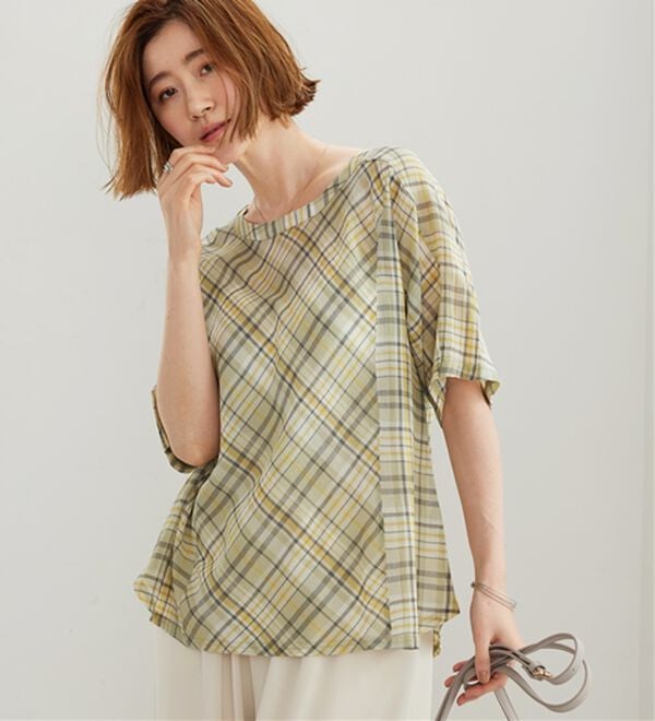 BELLUNA（ベルーナ）の「さらっと快適！Tシャツ見え切替ブラウス（ブラウス）」｜ライトグリーン系