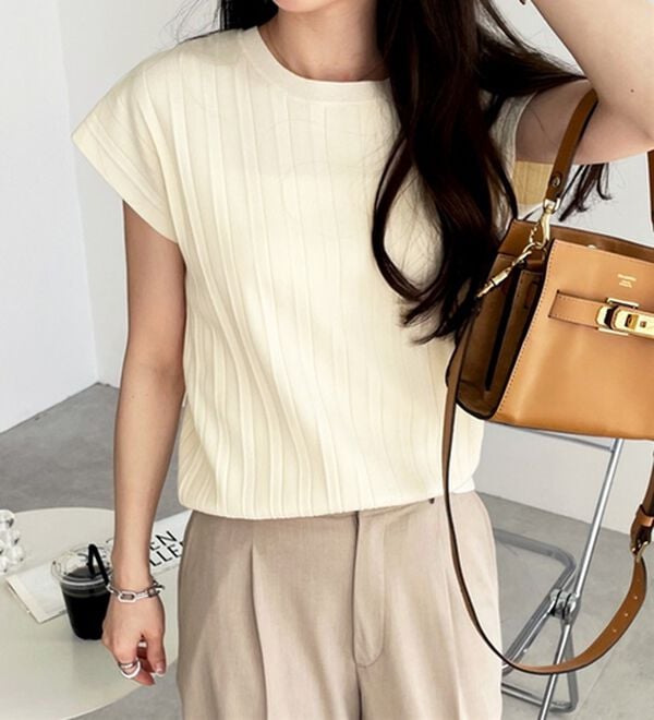 GeeRA（ジーラ）の「プリーツ編フレンチスリーブリブトップス（ニット・セーター）」｜詳細画像