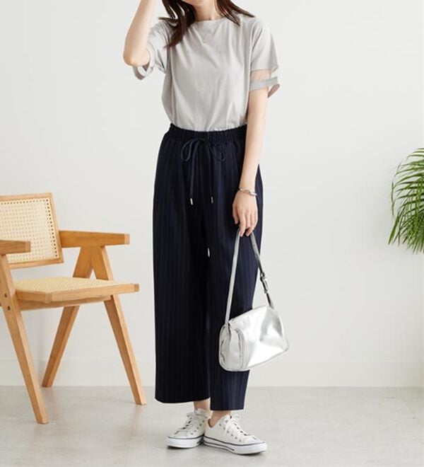 嬉しい機能付き！】とろみ素材ドロスト使いワイドパンツ - ベルーナ