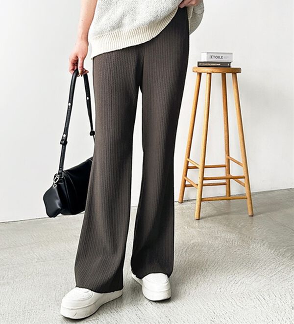 GeeRA（ジーラ）の「セルフカット美脚魅せセミフレアパンツ（フルレングスパンツ）」｜チャコール