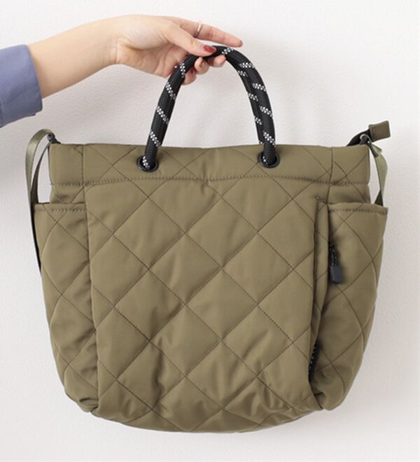 BELLUNA（ベルーナ）の「キルティング素材２ＷＡＹトートバッグ（その他バッグ）」｜カーキ