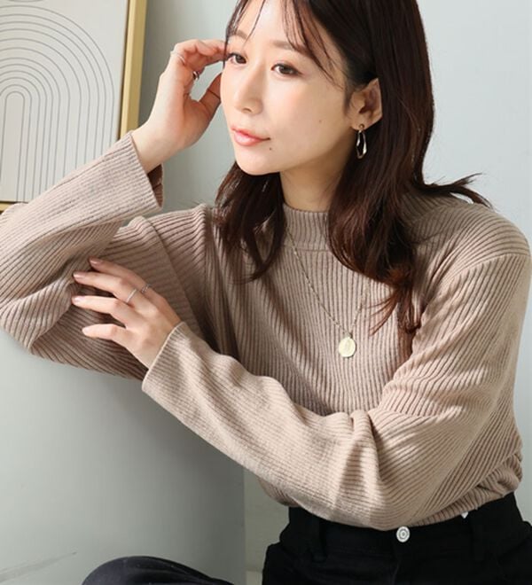 A HAPPY MARILYN（アハッピーマリリン）の「【ＬＬ～６Ｌ】＜新色追加＞Ｔシャツ感覚で着れるカメレオン級の着回しが叶うリブニット（ニット・セーター）」｜詳細画像