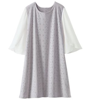 BELLUNA（ベルーナ）の「【体型カバー】花柄カットソーレース袖切替デザインチュニック（チュニック）」｜ライトグレー