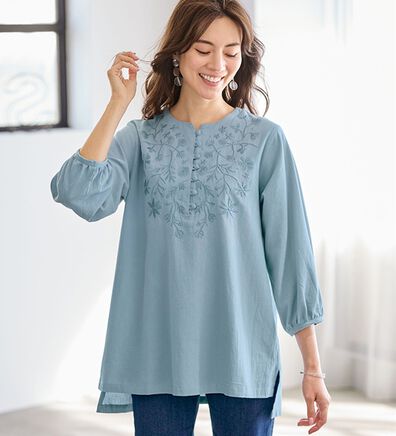 BELLUNA（ベルーナ）の「ナチュラルに可愛い刺しゅうブラウス（チュニック）」