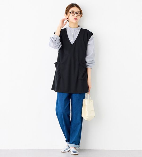 Viola e Viola（ヴィオラ エ ヴィオラ）の「なめらかポンチVネックポケット付きロングベスト（ベスト）」｜詳細画像