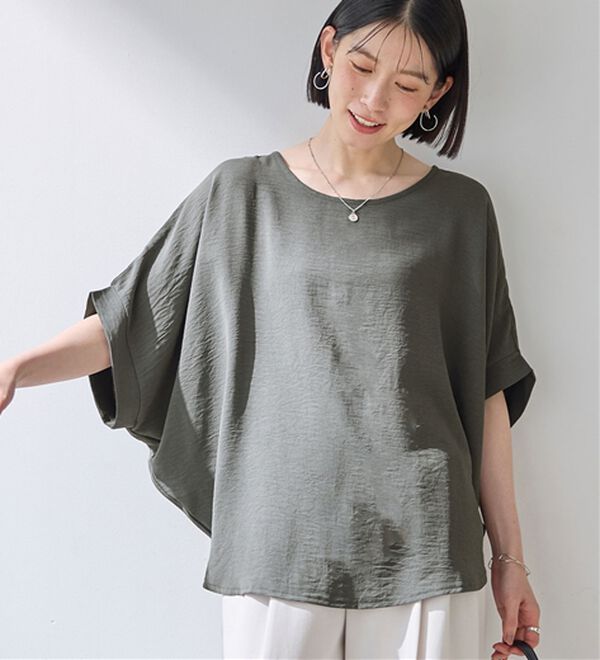 Viola e Viola（ヴィオラ エ ヴィオラ）の「華奢見えドルマンスリーブブラウス（ブラウス）」｜チャコール