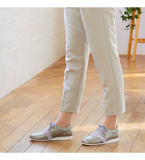 BELLUNA（ベルーナ）の「４Ｅ牛革ストレッチシューズ（スニーカー）」｜詳細画像