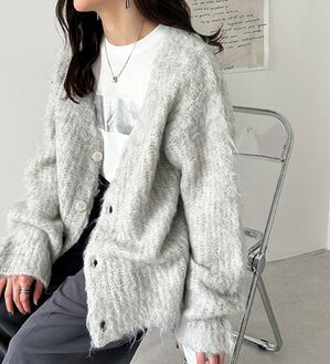 GeeRA（ジーラ）の「ミックスシャギーＶネックカーディガン（ニットカーディガン）」｜ライトグレー