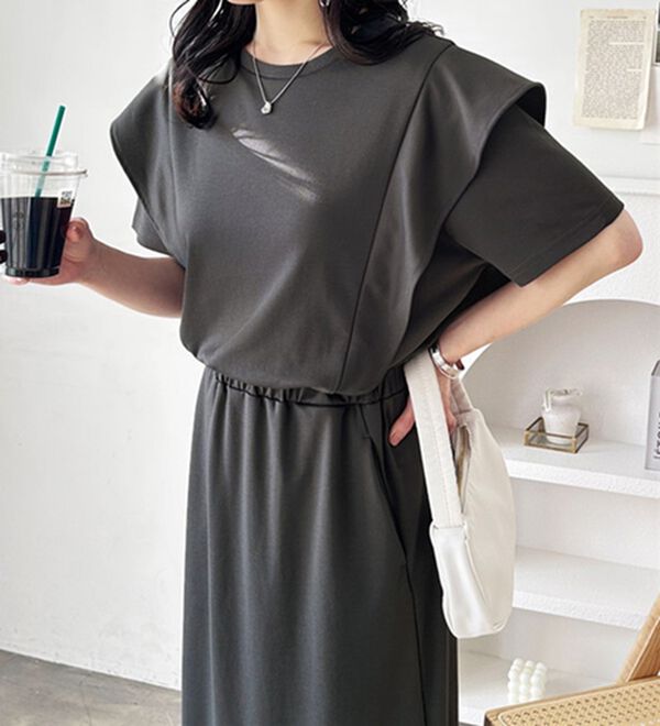 GeeRA（ジーラ）の「ラッフルショルダーワンピース（カットソーワンピース）」｜詳細画像