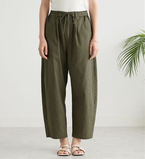 BELLUNA（ベルーナ）の「綿スラブ素材タックデザインコクーンパンツ（フルレングスパンツ）」｜詳細画像