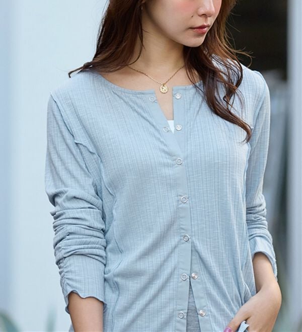 Viola e Viola（ヴィオラ エ ヴィオラ）の「針抜きシアードットボタンカーデ（その他カーディガン）」｜ライトブルー